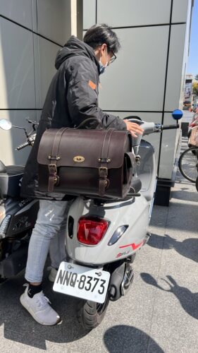 台灣皮卡丘 意大利植鞣牛皮vespa维斯帕姜戈RA摩托车机车尾箱尾貨 - 图0