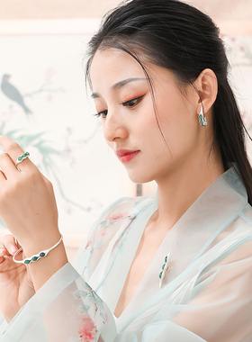 宛如丨天然东陵玉豆荚纯银戒指