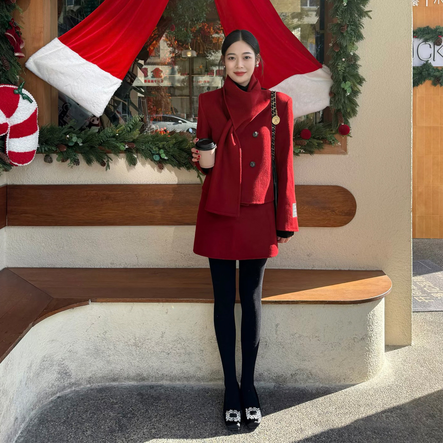 轻奢极简风红色围巾领毛呢套装女小香风双排扣外套半身裙两件套,淘宝优惠券,粉丝福利购,淘宝优惠卷