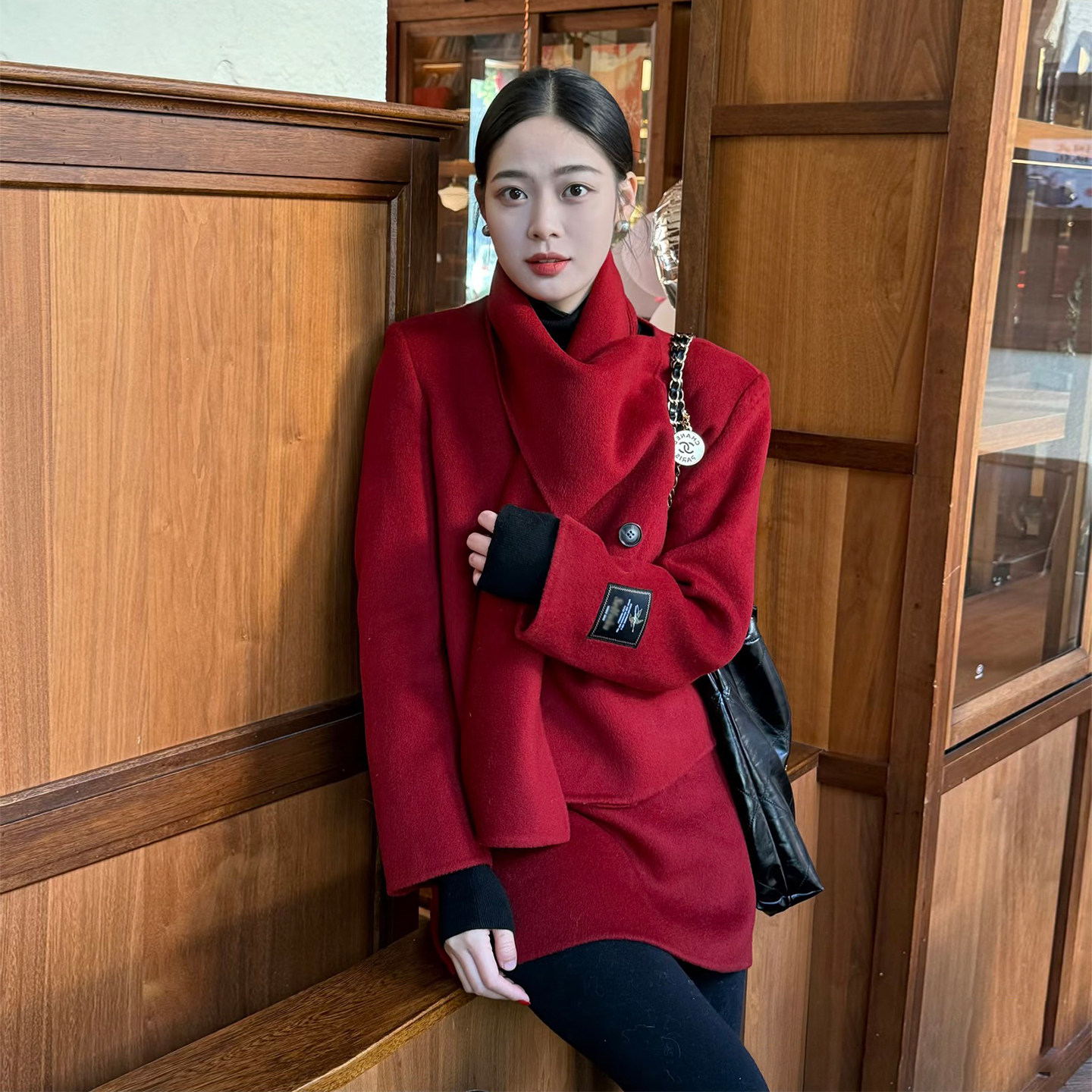 轻奢极简风红色围巾领毛呢套装女小香风双排扣外套半身裙两件套,淘宝优惠券,粉丝福利购,淘宝优惠卷