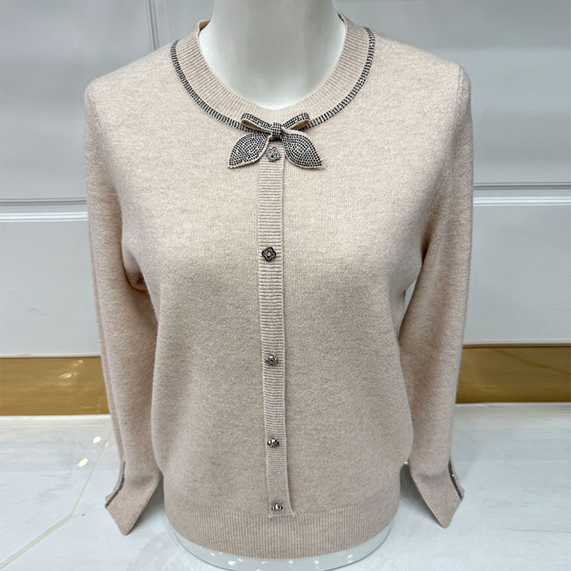 中老年妈妈上衣早秋高贵洋气毛衣打底时尚女装2025新款针织羊毛衫,淘宝优惠券,粉丝福利购,淘宝优惠卷