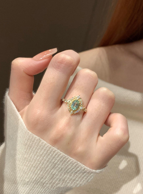 清冷感绿色鸽子蛋菱形中古戒指女