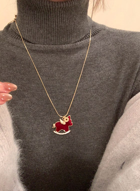 本命年红色丝绒马项链长款毛衣链