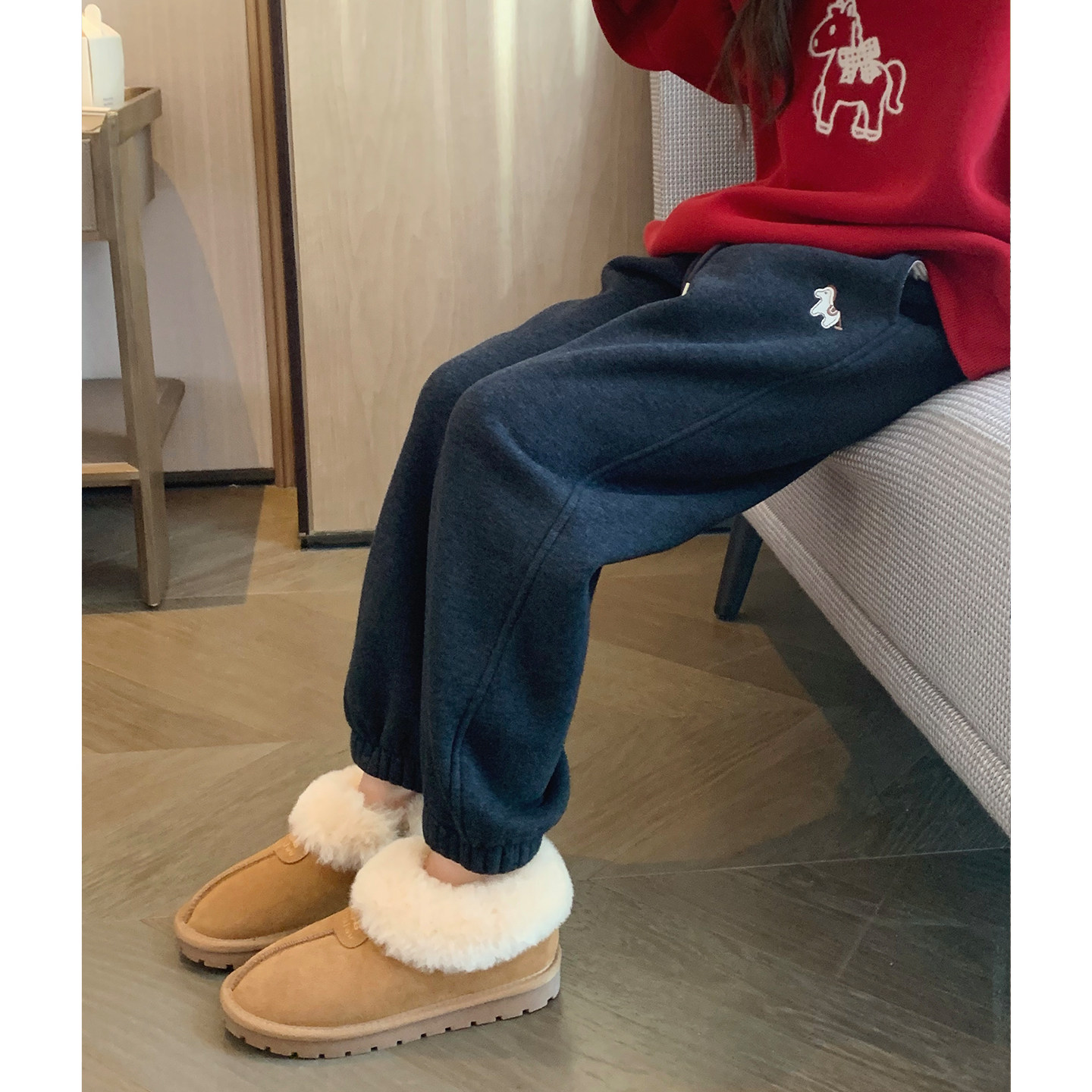 女大童小马刺绣加绒卫裤2025冬季新款初中生保暖收口裤学生运动裤,淘宝优惠券,粉丝福利购,淘宝优惠卷