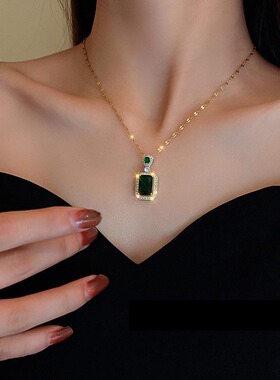 祖母绿轻奢小众钛钢锁骨链