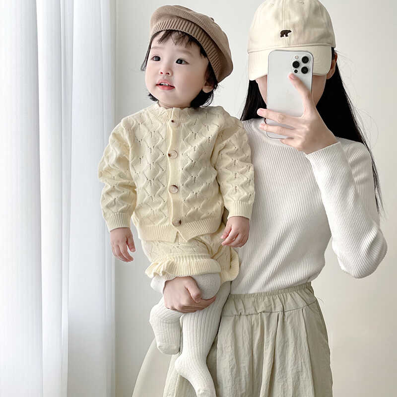 女宝宝春秋装新款针织套装婴儿长袖镂空毛衣开衫女童花边包屁短裤 - 图0