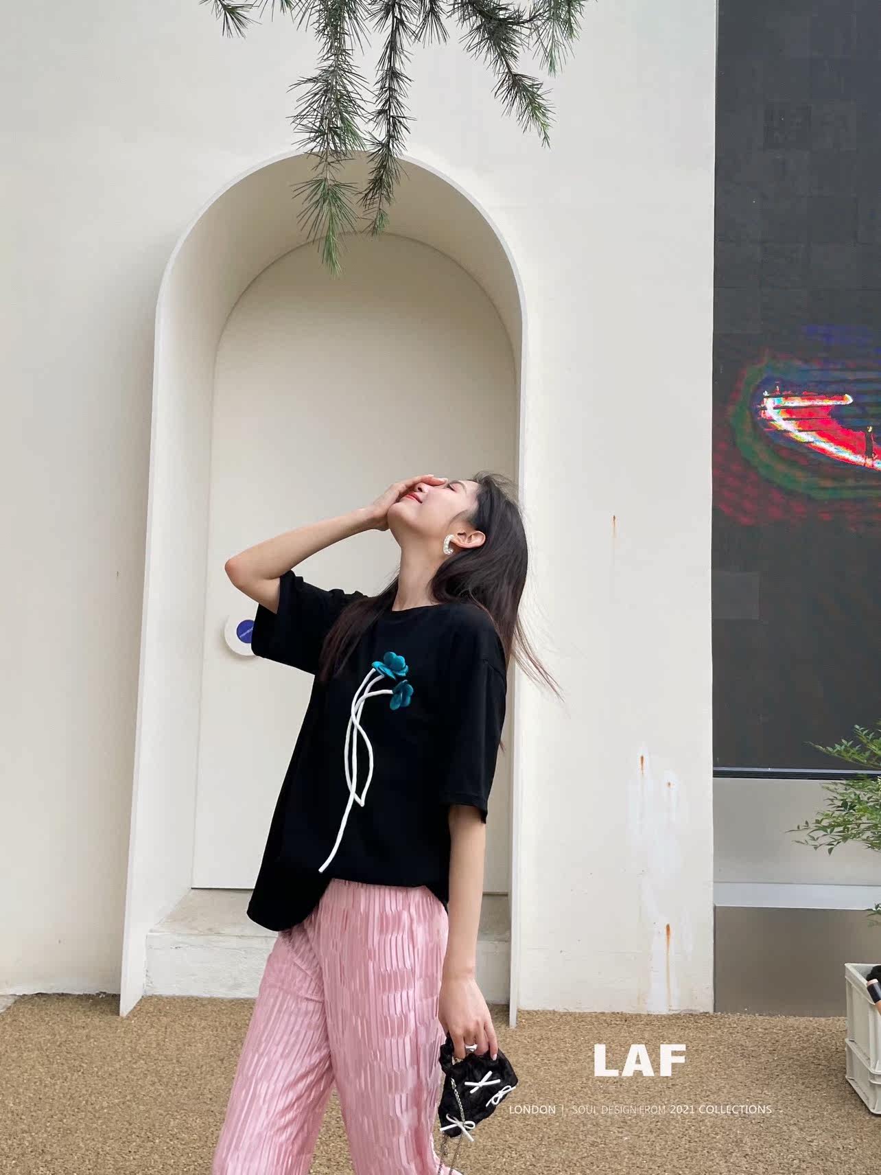 La Freedom官方授权21春夏新款全棉宽松显瘦立体蓝花t恤女 时尚临风汇馆 淘优券