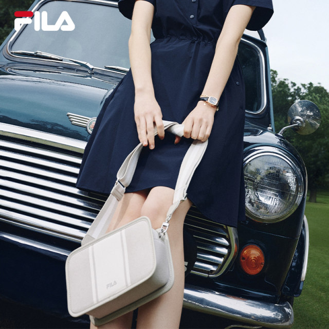 FILA ກະເປົ໋າບ່າຮຽບຮ້ອຍຂອງແມ່ຍິງ