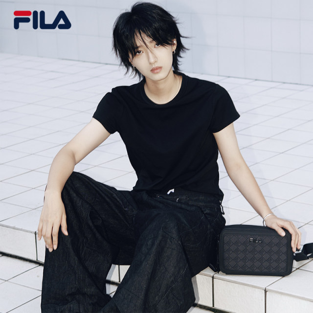 ກະເປົ໋າ FILA