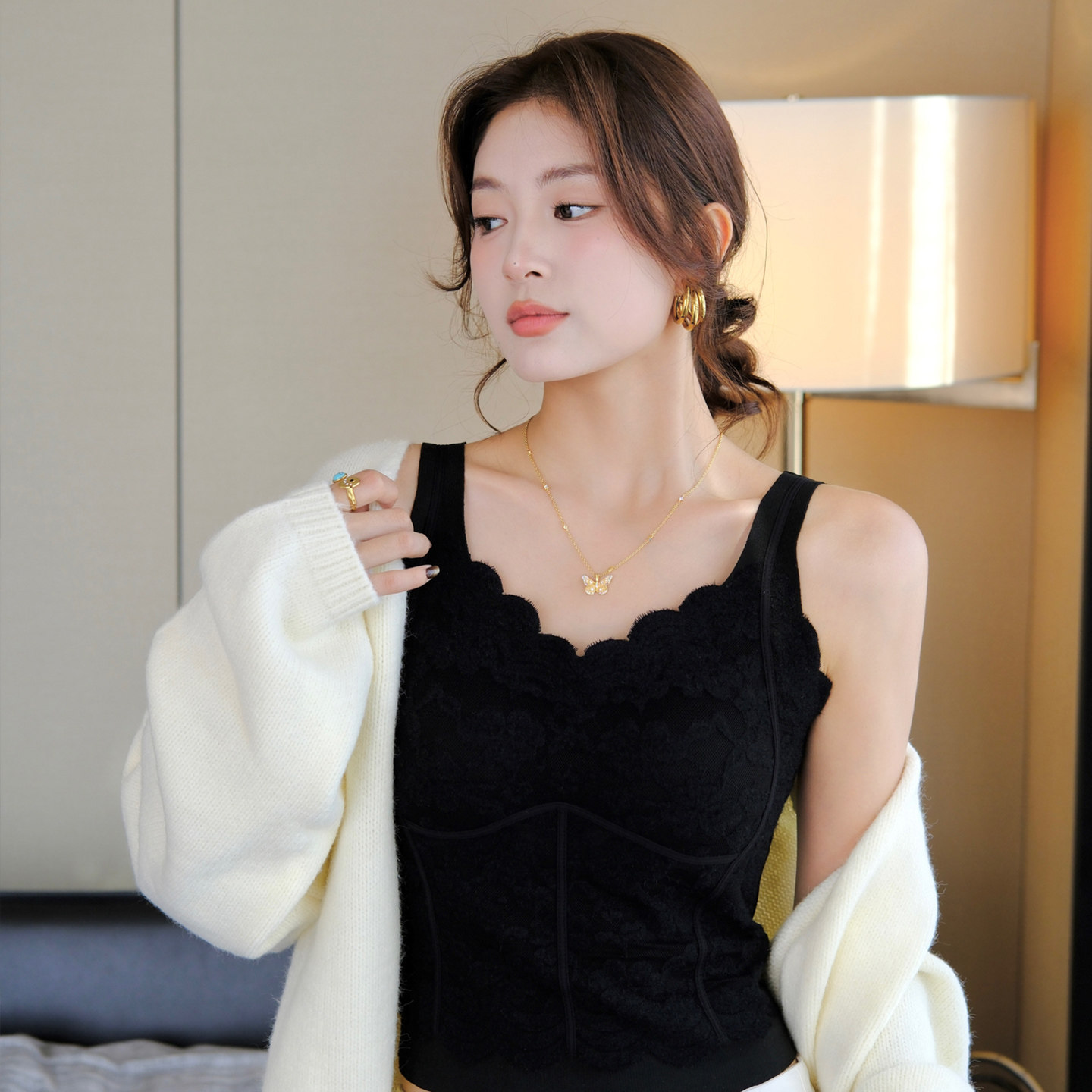 龙妹家白色德绒保暖吊带带胸垫背心女内搭2025新款秋冬打底小上衣,淘宝优惠券,粉丝福利购,淘宝优惠卷