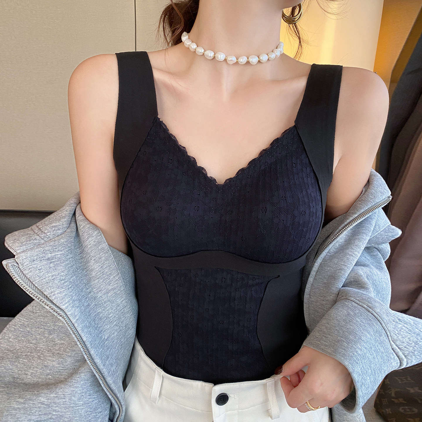 龙妹家德绒保暖背心带胸垫女内搭2025新款秋冬季加绒吊带打底上衣,淘宝优惠券,粉丝福利购,淘宝优惠卷