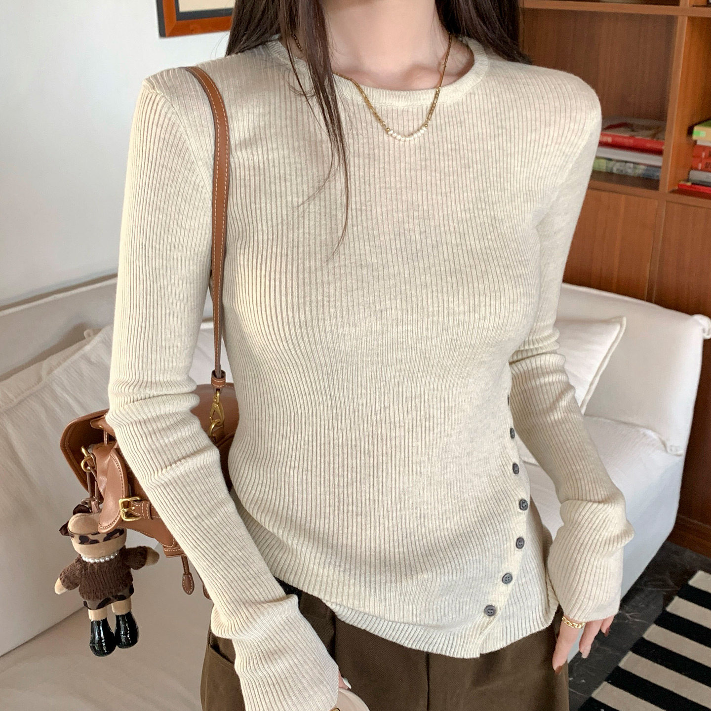 龙妹羊绒白色针织打底衫毛衣女内搭2025冬新款独特设计感修身上衣,淘宝优惠券,粉丝福利购,淘宝优惠卷