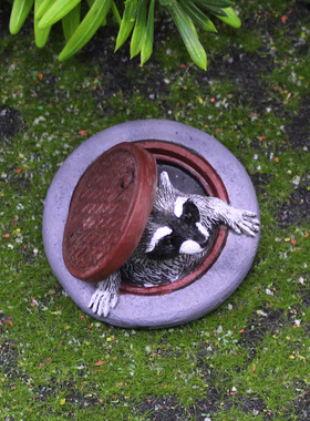 井盖下的浣熊摆微景观造景小摆件