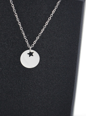 旋转圆牌五角星项链女款2025新款气质锁骨链轻奢小众高级感颈链女
