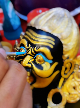 拉萨泥金工艺佛像刷金开脸非遗老师画脸矿物颜料全身彩绘铜像修复
