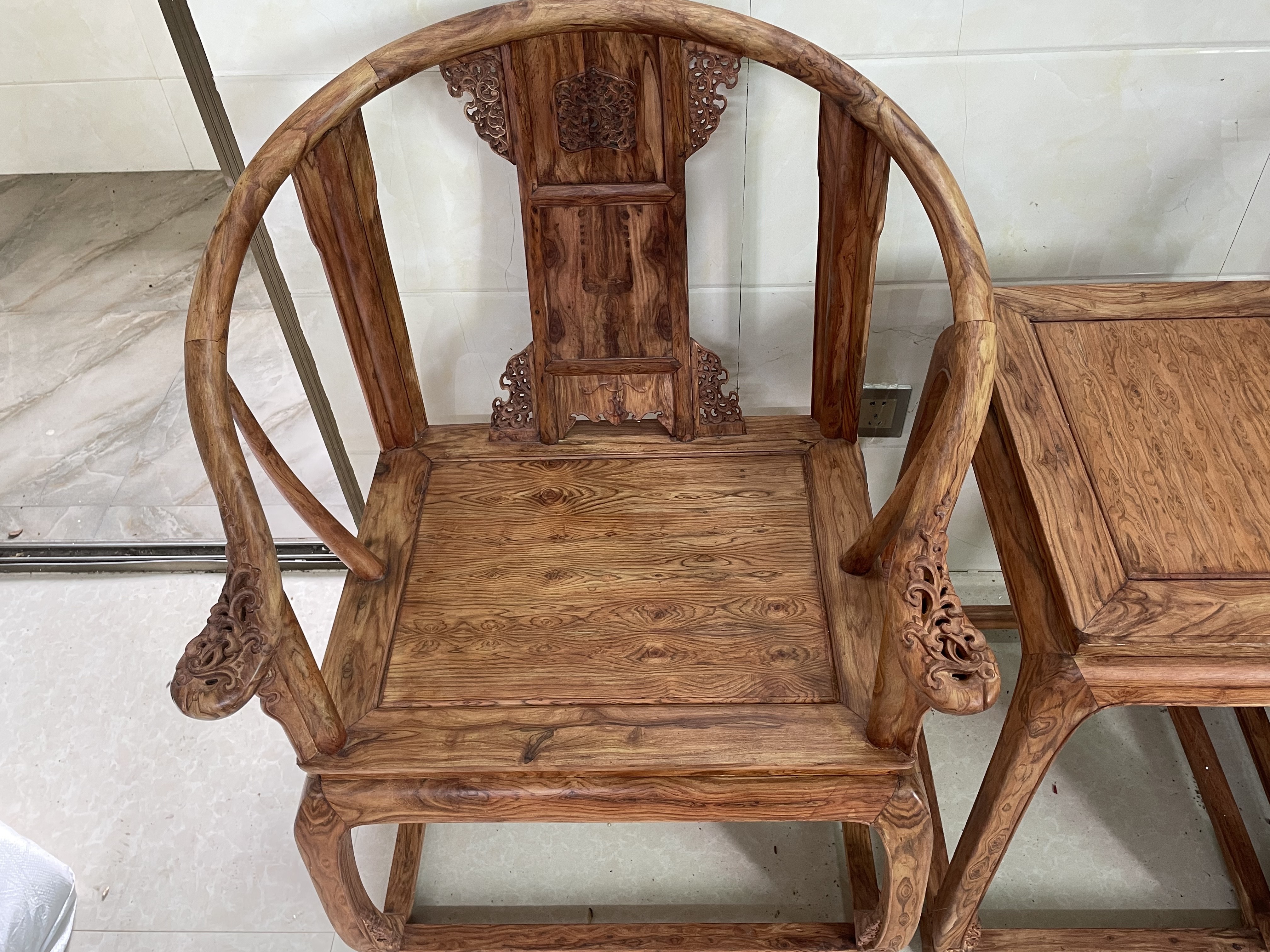 精品海南黄花梨满鬼脸纹皇宫椅三件套海南中珠工艺多板拼接 - 图0