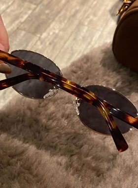 轻奢老钱风金属偏光防紫外线墨镜