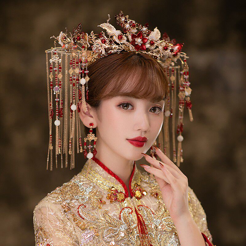 秀禾服短发头饰造型,适合短发的秀禾服头饰_大山谷图库