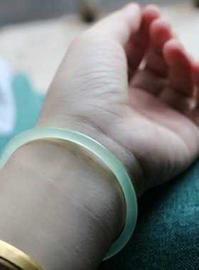 人生修行天然巴西浅绿色清透玉髓