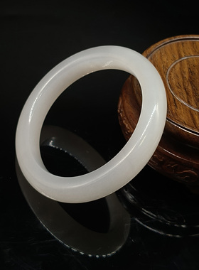 和田玉羊脂白玉手镯   内径55mm   重量 50.979克   24090400114