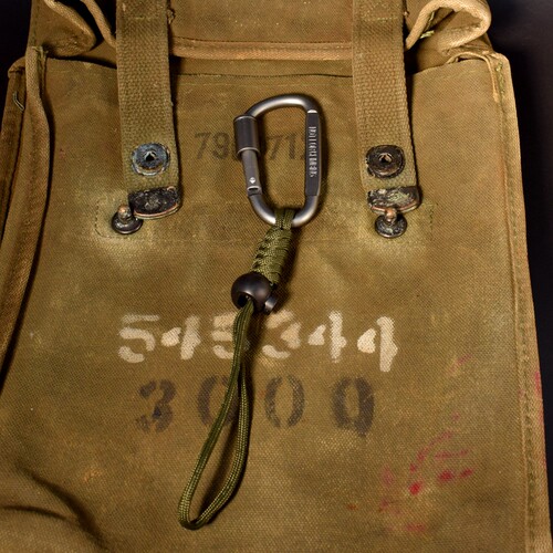 战术高品质D型多功能带锁挂扣8CM登山快挂铝合金背包扣水壶骑行挂 - 图2