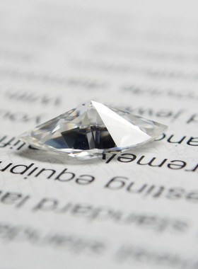 马眼形莫桑石裸石 尺寸齐全 D色 净度VVS1 异形莫桑叶子形 现货