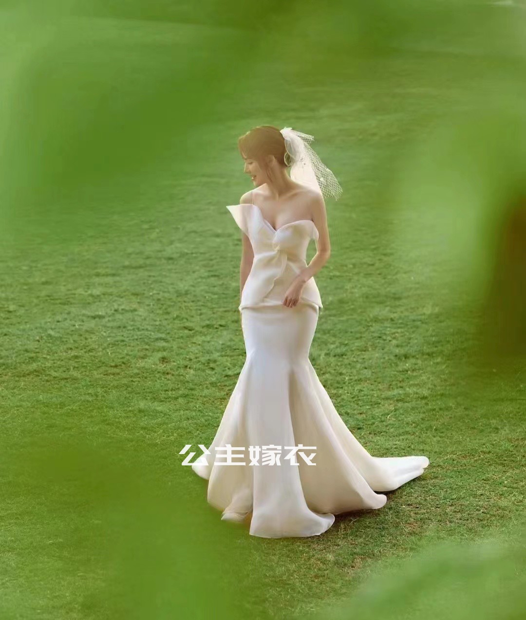 出租赁新款修身鱼尾婚纱韩版小拖尾新娘结婚婚纱礼服森系室外仪式