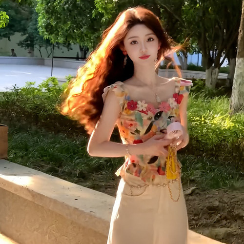 法式浪漫油画重工花朵小飞袖背心女夏季设计感别致辣妹修身短上衣 - 图3
