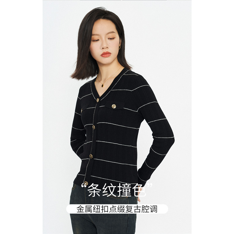 IVYKKI复古条纹针织毛衫V领显瘦小上衣百搭开衫女2025年秋季新款 - 图0