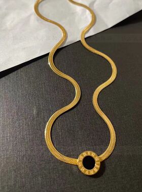 金色四叶草钛钢不掉色不过敏气质时尚蛇骨刀片链网红罗马锁骨链