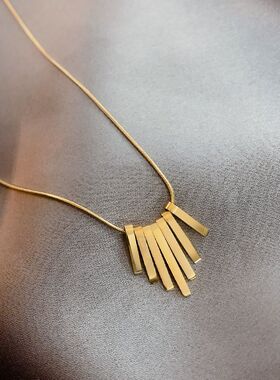 韩国简约扇形项链ins冷淡风小众金色锁骨链气质网红饰品个性吊坠