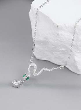 S925纯银锆石满钻灵蛇项链本命年生肖蛇吊坠时尚轻奢款锁骨链厂家