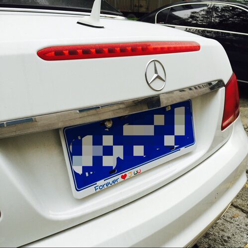奔驰车牌边框C200 A级B级E300牌照框 GLA GLC C260车牌架框新能源 - 图1
