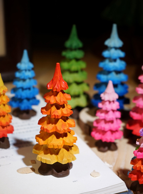 “万山红遍，层林尽染”手工木雕小摆件圣诞松树节日氛围感装饰品