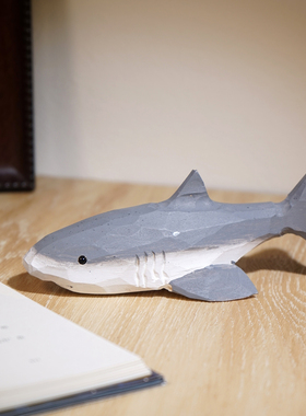 巨齿鲨手工木雕小摆件