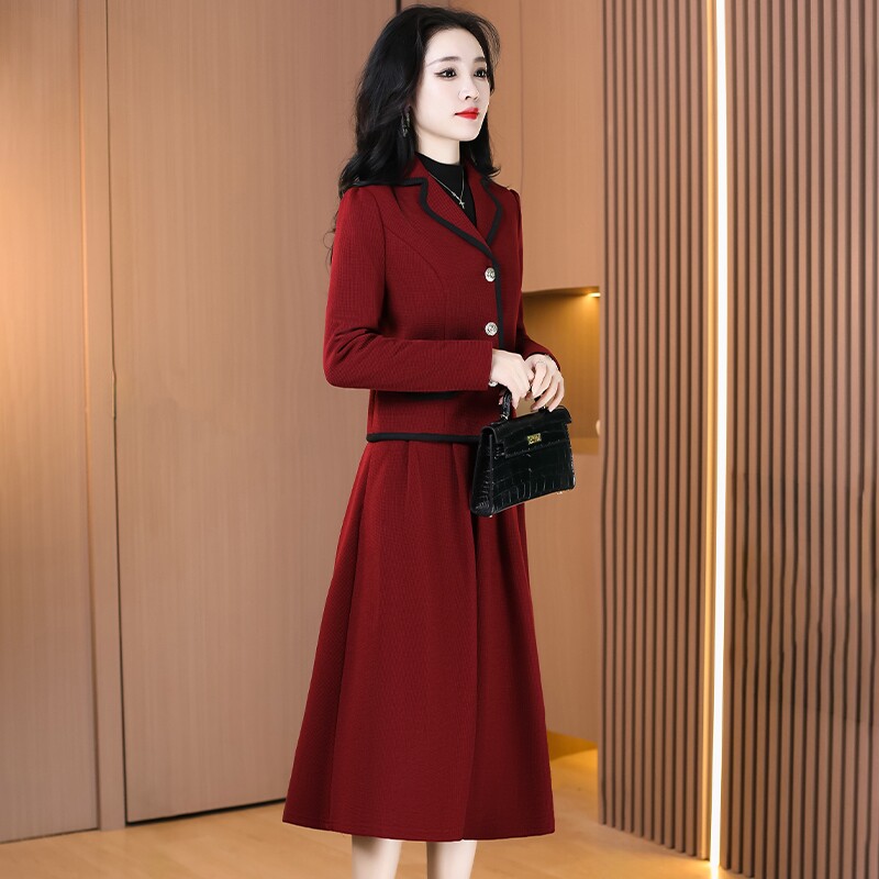 红色小香风两件套装女2024秋冬新款喜婆婆婚宴礼服妈妈毛呢连衣裙