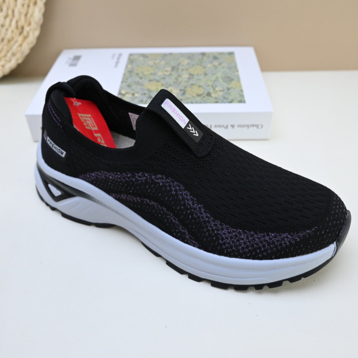 2026春季新老北京情侣女鞋透气飞织一脚蹬软底运动休闲健步妈妈鞋,淘宝优惠券,粉丝福利购,淘宝优惠卷