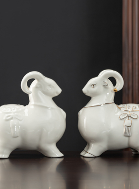 精致手工陶瓷羊摆件金边设计感