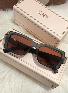 2024新款白框灰色墨镜