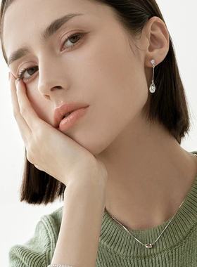 予 韩国本土海秀儿方形坠银制项链