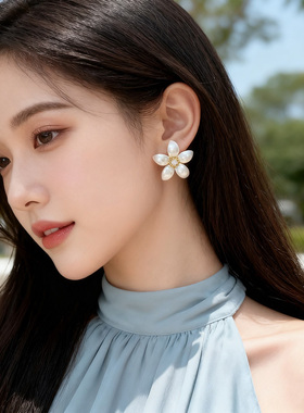 法式立体花朵珍珠耳钉日韩轻奢耳饰2025年新款甜美温柔少女风耳环