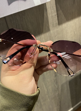 新款无框太阳镜女街拍ins切边大框个性网红时尚蛤蟆镜墨镜女眼镜