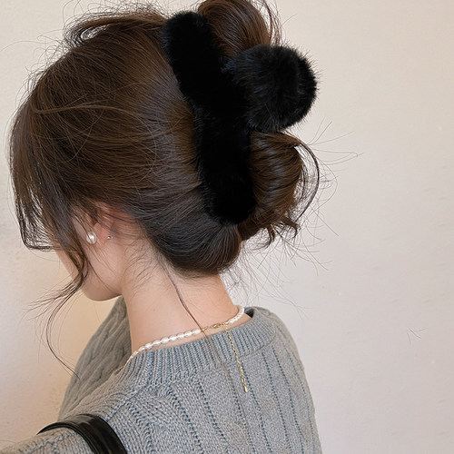大号毛绒抓夹女2026新款高级感鲨鱼夹发量多发夹后脑勺盘发头饰品 - 图2