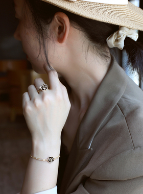 ZOXI2025新款小香风山茶花手链女