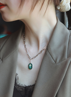 ZOXI轻奢小众法式绿色项链女