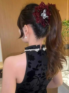 亮丝红色花朵抓夹显发量