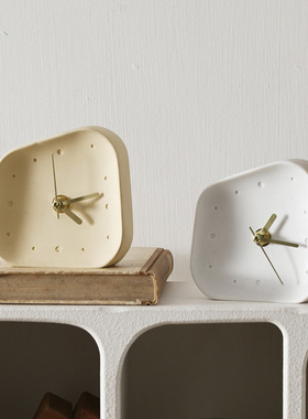 侘寂风北欧桌面摆件家居装饰现代简约静音桌面时钟客厅砂岩时钟