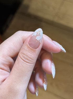 裸粉渐变白色蕾丝花朵波点穿戴甲