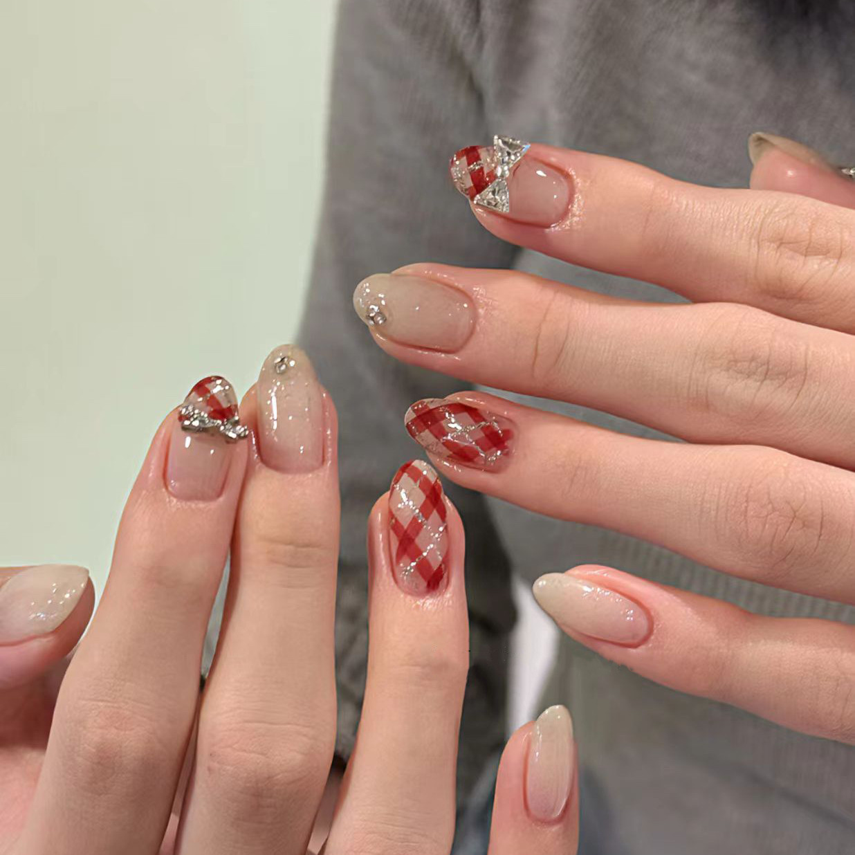 M373圣诞格纹细闪拉线穿戴甲高级圣诞节新年显白格纹美甲贴片可拆,淘宝优惠券,粉丝福利购,淘宝优惠卷