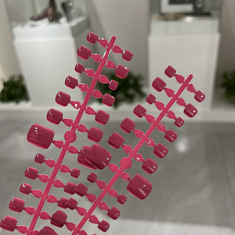 草莓熊红纯色脚指甲片简约美甲贴片脚趾指甲显白手工可拆卸穿戴甲,淘宝优惠券,粉丝福利购,淘宝优惠卷